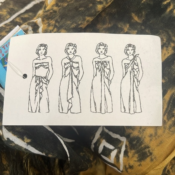 NWT gold, gray and white sarong with fringe. One size. - Picture 6 of 9